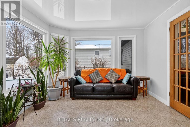 29262354/175-dunlop-crescent/village-of-russell/russell/ontario/K4R1B3_11