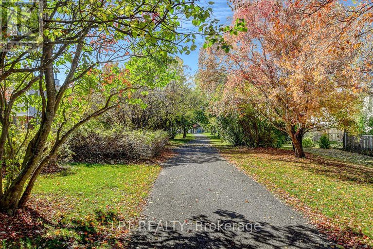 29018996/204-forestglade-crescent/hunt-club-park/ottawa/ontario/K1G6A7_46