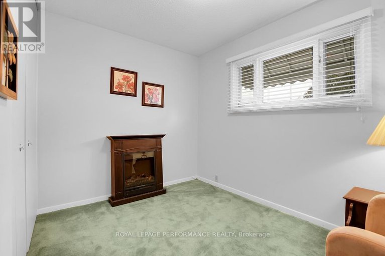 29450823/9-kilmory-crescent/borden-farmstewart-farmcarleton-heightsparkwood-hills/ottawa/ontario/K2E6M9_22