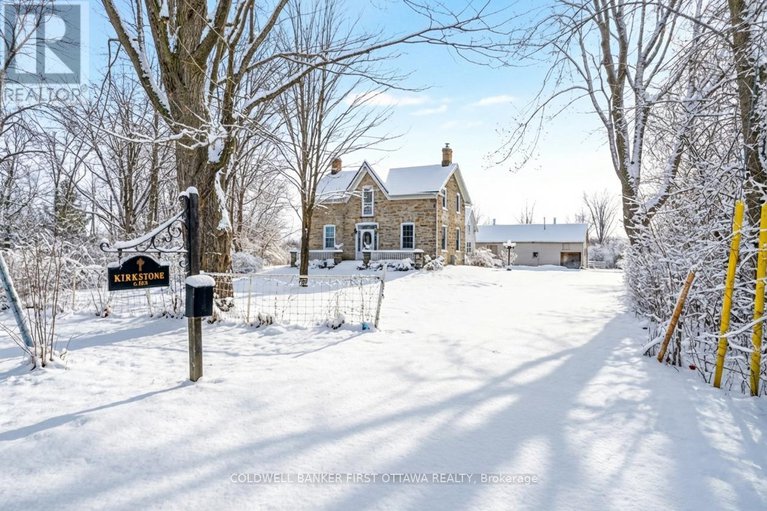 29212098/28-south-street/drummondnorth-elmsley-north-elmsley-twp/drummondnorth-elmsley/ontario/K7H2G1_2