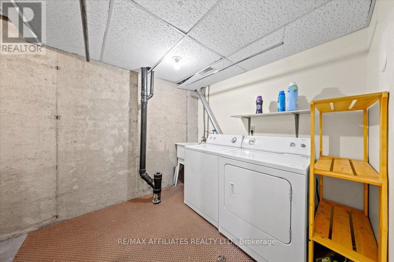 29094492/1938-ashmont-street/chapel-hill/ottawa/ontario/K1C7B9_35