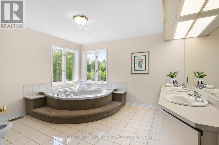 28466122/22-marchbrook-circle/rural-kanata-central/ottawa/ontario/K2W1A1_26