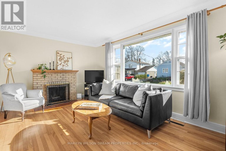 29669053/243-compton-avenue/woodroffe/ottawa/ontario/K2B5A8_8