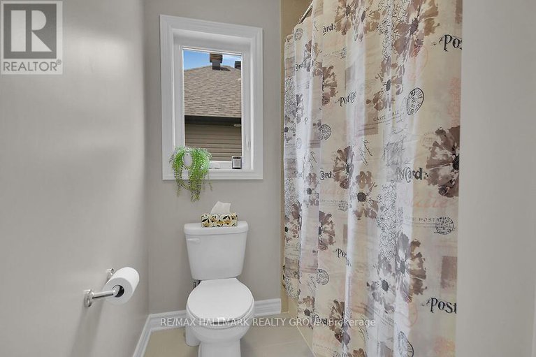 28384626/768-namur-street/embrun/russell/ontario/K0A1W0_33