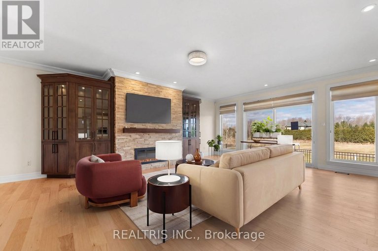 29604659/5813-red-castle-ridge/manotick-east-to-manotick-station/ottawa/ontario/K4M0A4_4