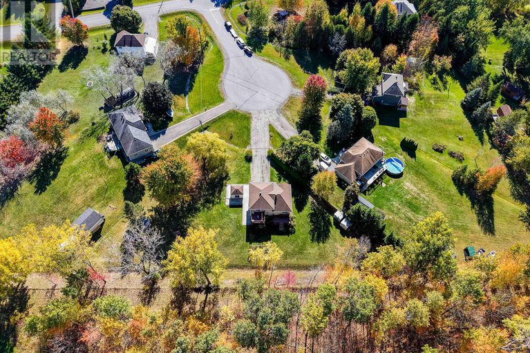 29027836/1099-des-erables-court/clarencerockland-twp/clarence-rockland/ontario/K4K1K9_4