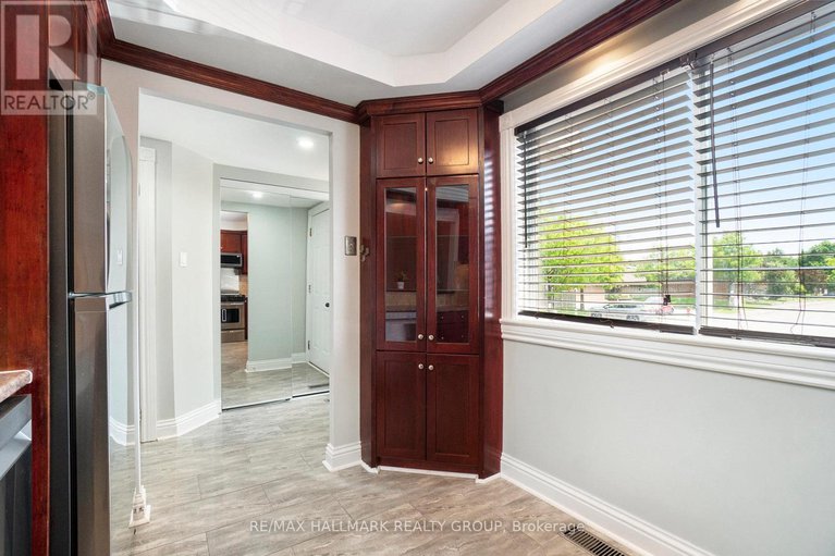 28410250/54-corley-private/heron-gateindustrial-park/ottawa/ontario/K1V8T7_15