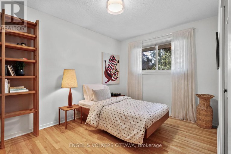 28881407/609-blanchard-crescent/mooneys-bayrevelstoke/ottawa/ontario/K1V7B7_19