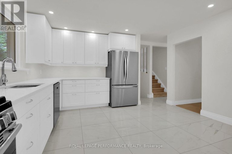 28826088/16-wareham-street/bells-corners/ottawa/ontario/K2H6P8_13