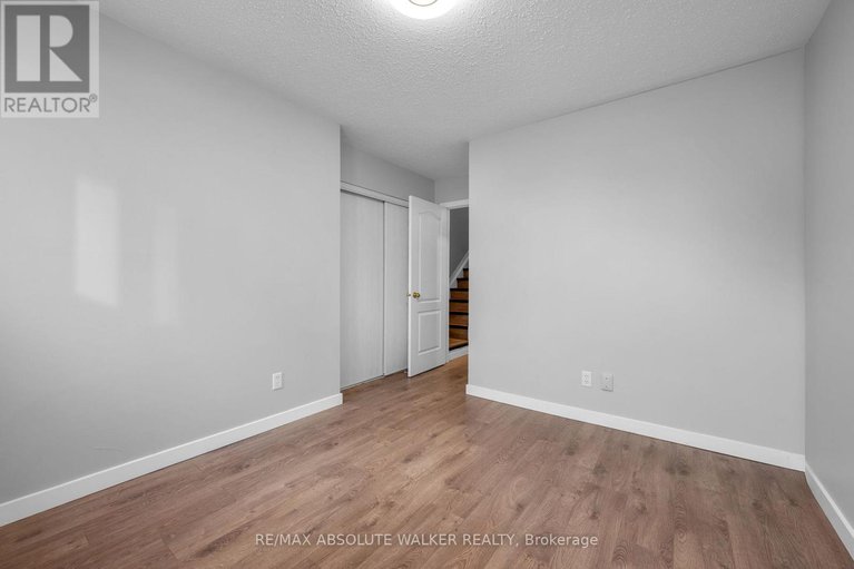 29220947/1673-locksley-lane/beaconwood/ottawa/ontario/K1J1B6_19