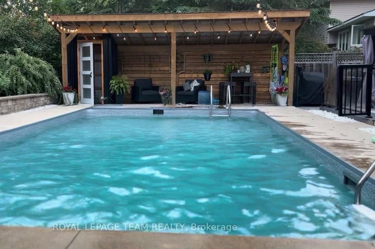 29398267/6-stroughton-crescent/munster/ottawa/ontario/K0A3P0_3