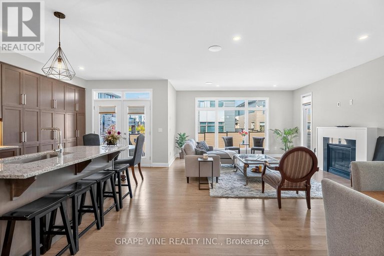 28743049/525-pimiwidon-street/cfb-rockcliffe-and-area/ottawa/ontario/K1K5A1_11