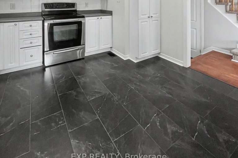 29640577/4218-owl-valley-drive/riverside-southgloucester-glen/ottawa/ontario/K1V1L7_8