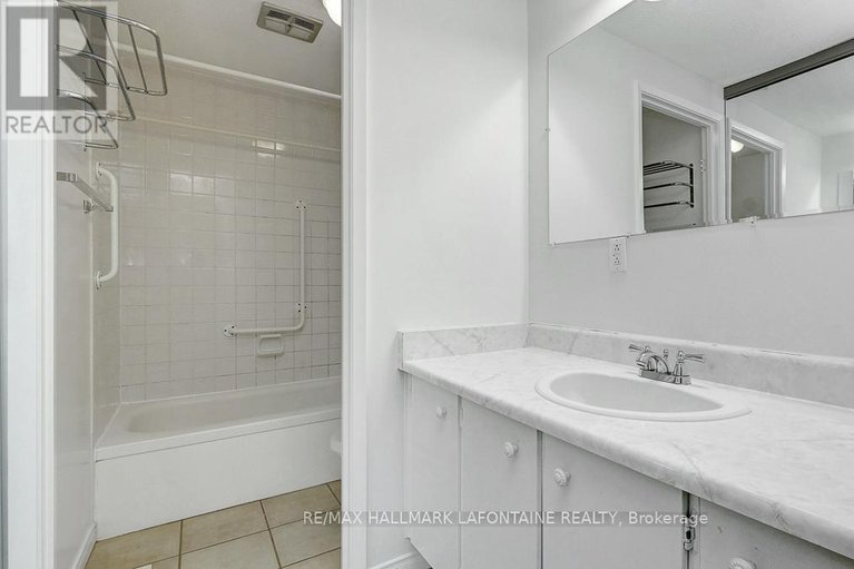 29638874/46-890-cahill-drive-w/hunt-club/ottawa/ontario/K1V9A4_18