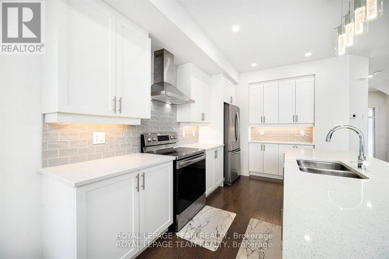 28271159/341-big-dipper-street/riverside-southgloucester-glen/ottawa/ontario/K4M0J3_12