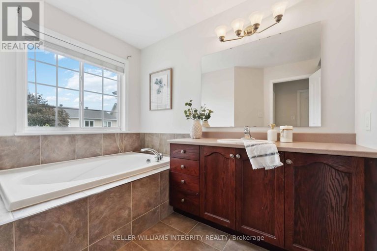 28430472/141-lockhaven-private/stonebridge/ottawa/ontario/K2J5L6_12