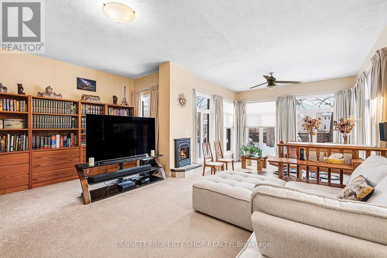 29325608/15-brandy-creek-crescent/bridlewood/ottawa/ontario/K2M2B8_10