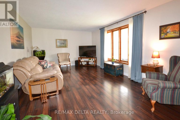 29619266/4001-champlain-street/clarencerockland-twp/clarence-rockland/ontario/K0A1E0_11