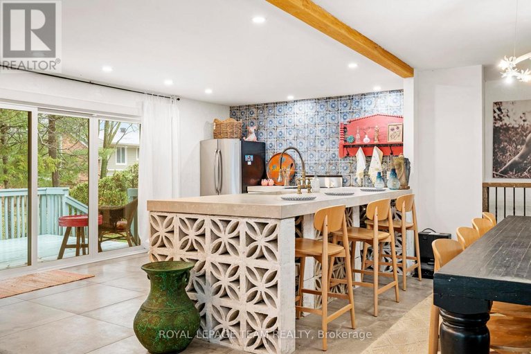 29622529/33-rutherford-crescent/beaverbrook/ottawa/ontario/K2K1N1_13