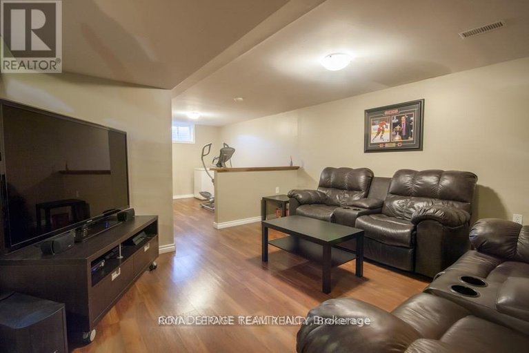 29666146/183-mcelroy-drive/glencairnhazeldean/ottawa/ontario/K2L1X7_17