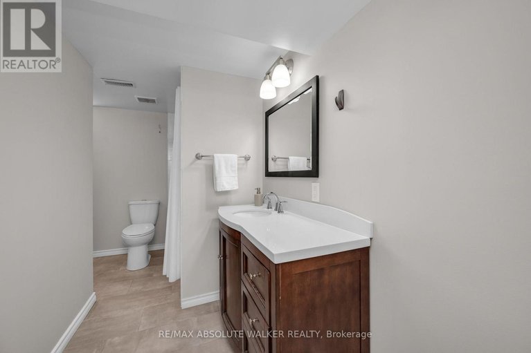 29640984/2052-valley-drive/elmvale-acresurbandale/ottawa/ontario/K1G2P4_30