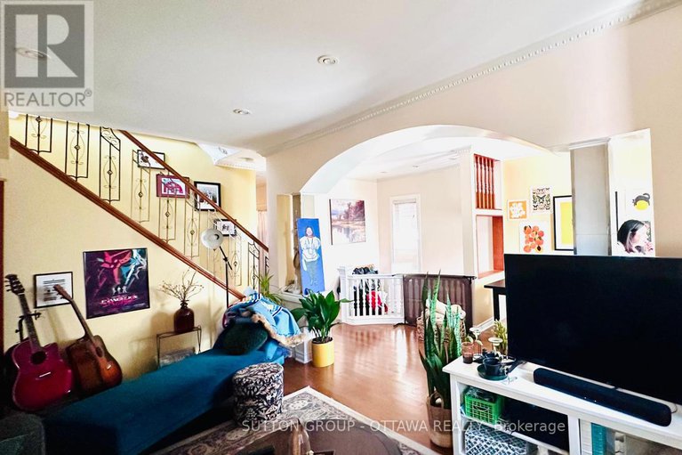 28434012/139-eccles-street/west-centre-town/ottawa/ontario/K1R6S7_20