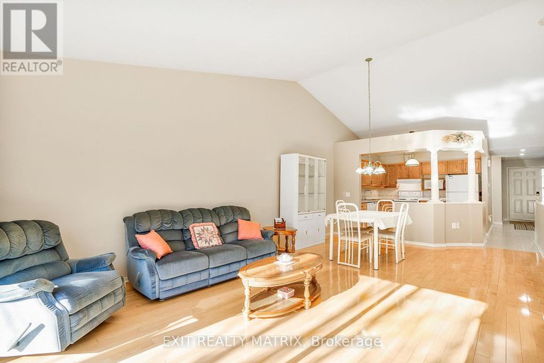 28129877/1241-foxborough-private/beaconwood/ottawa/ontario/K1J1E2_15