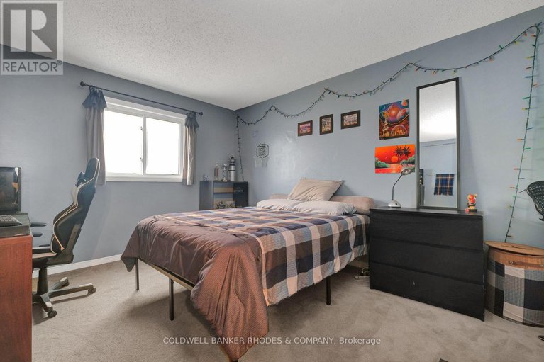 29023434/12-bramblegrove-crescent/hunt-club-parkgreenboro/ottawa/ontario/K1T3G3_30