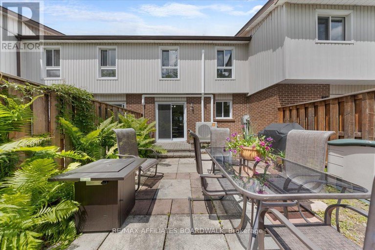 28397301/40-3239-bannon-way/blossom-parkkemp-parkfindlay-creek/ottawa/ontario/K1T1T2_31