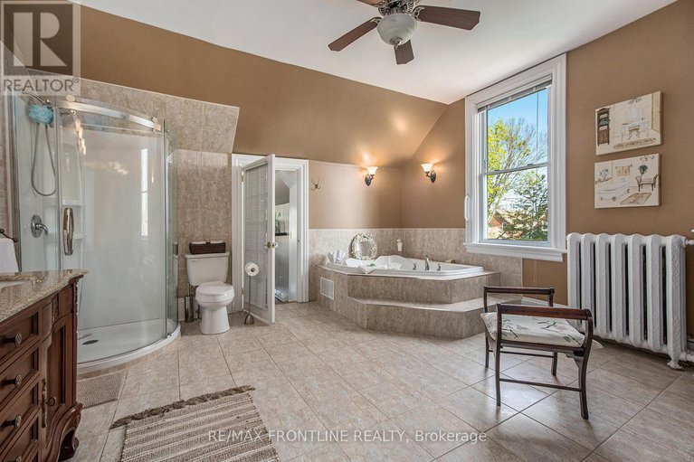 29431396/2-george-street-n/smiths-falls/smiths-falls/ontario/K7A1X9_27