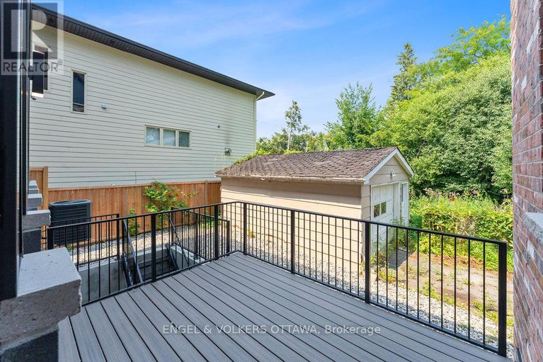 29426173/261-dovercourt-avenue/westborohampton-park/ottawa/ontario/K1Z5P5_15