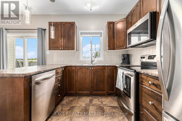 28424962/252-opale-street/clarencerockland-twp/clarence-rockland/ontario/K4K0G2_15