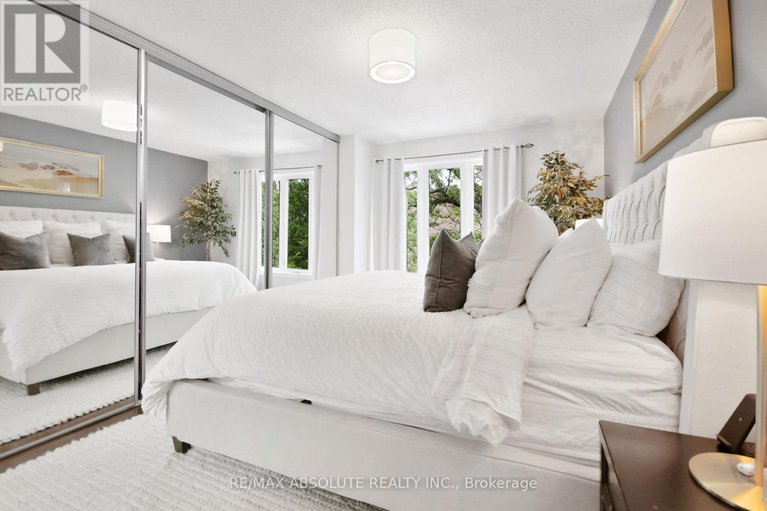 28636841/252-bruyere-street/lower-town/ottawa/ontario/K1N5E6_37