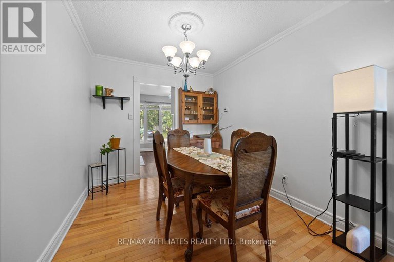 28649906/2530-autumn-hill-crescent/blackburn-hamlet-south/ottawa/ontario/K1B4M7_9