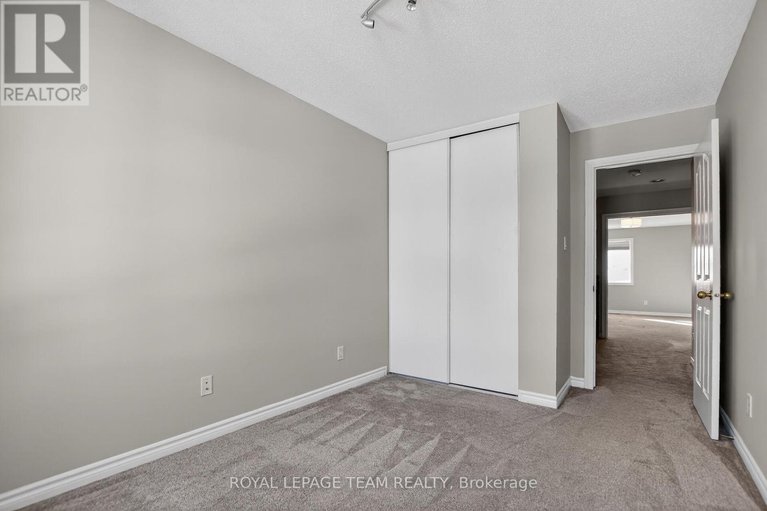 29368219/48-saddlesmith-circle/emerald-meadowstrailwest/ottawa/ontario/K2M2Y9_30