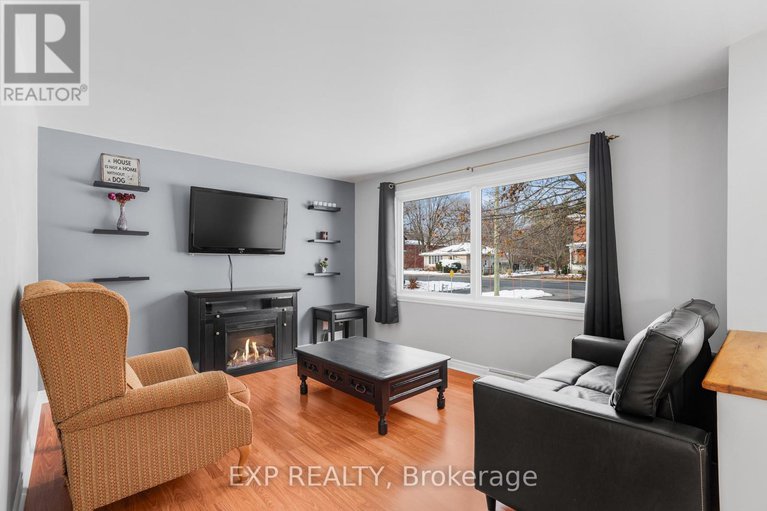 29139748/133-high-street/vankleek-hill/champlain/ontario/K0B1R0_7