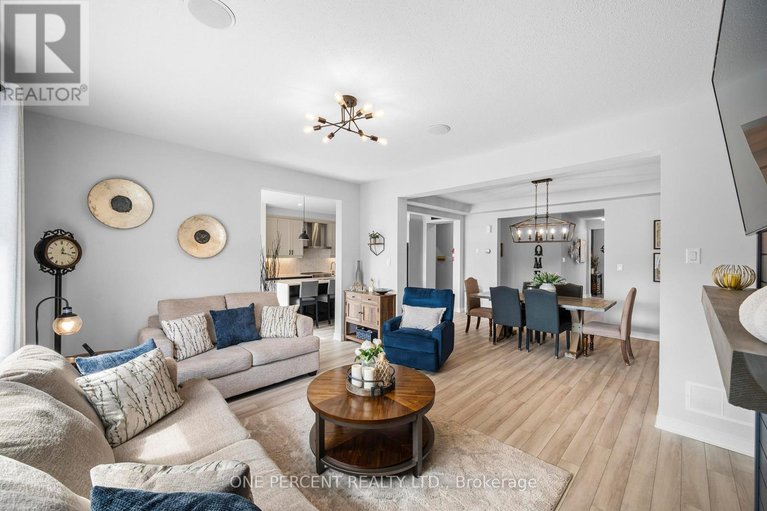 29563341/1002-showman-street/goulbourn-twp-from-franktown-rdsouth-to-rideau/ottawa/ontario/K0A2Z0_13