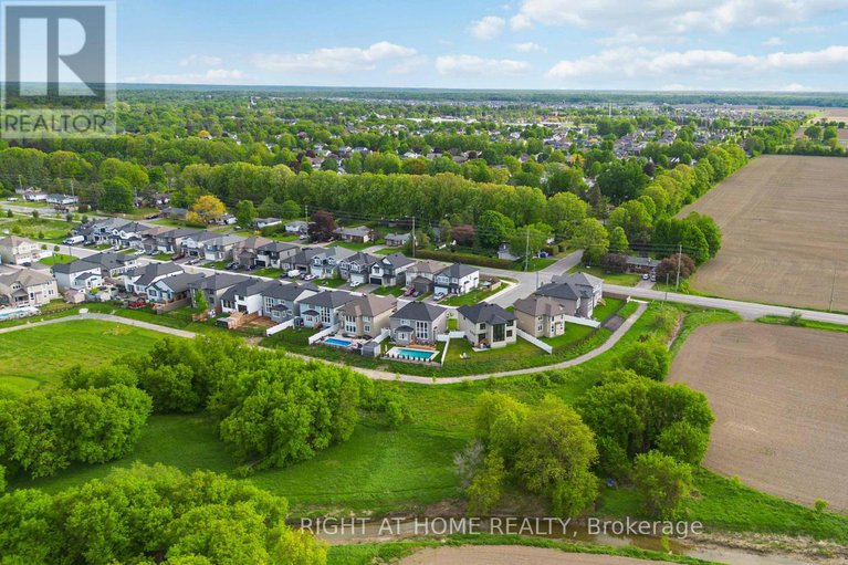 28377550/707-kirkham-crescent/btwn-franktown-rd-fallowfield-rd/ottawa/ontario/K0A2Z0_31