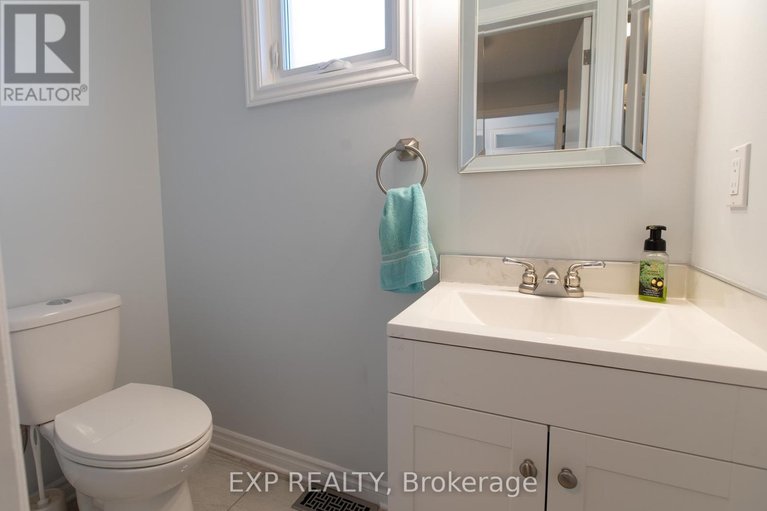 29593883/1534-rosebella-avenue/blossom-parkkemp-parkfindlay-creek/ottawa/ontario/K1T1E8_25