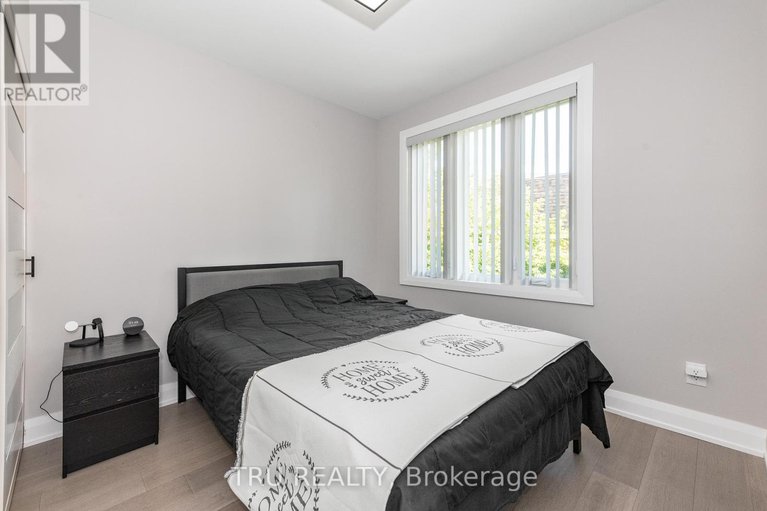 28892803/381-north-river-road/vanier/ottawa/ontario/K1L8C3_13