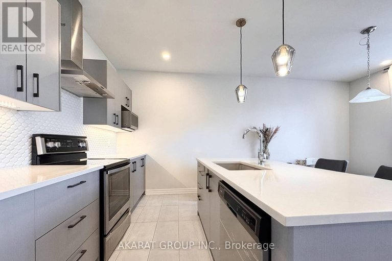 29112778/g-725-dearborn-private/blossom-parkkemp-parkfindlay-creek/ottawa/ontario/K1T0W4_14