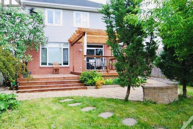 28793519/4464-shoreline-drive/riverside-southgloucester-glen/ottawa/ontario/K1V1R7_28