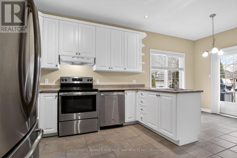 29616835/280-sarah-street/carleton-place/carleton-place/ontario/K7C2Y6_10