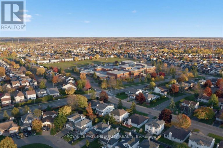 29060732/1791-tache-way/fallingbrookpineridge/ottawa/ontario/K4A2S7_47