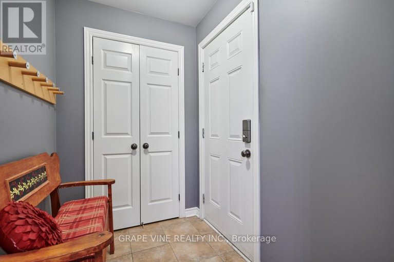 29590569/517-overland-drive/stittsville-north/ottawa/ontario/K2S0C2_13