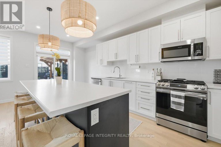 29028072/717-sebastian-street/avalon-east/ottawa/ontario/K4A5L1_12