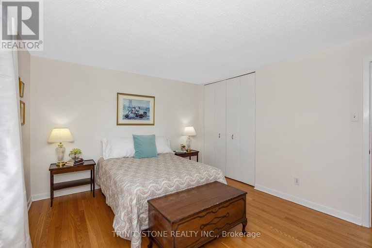 28500513/7-pulford-crescent/bayshore/ottawa/ontario/K2B6L6_28