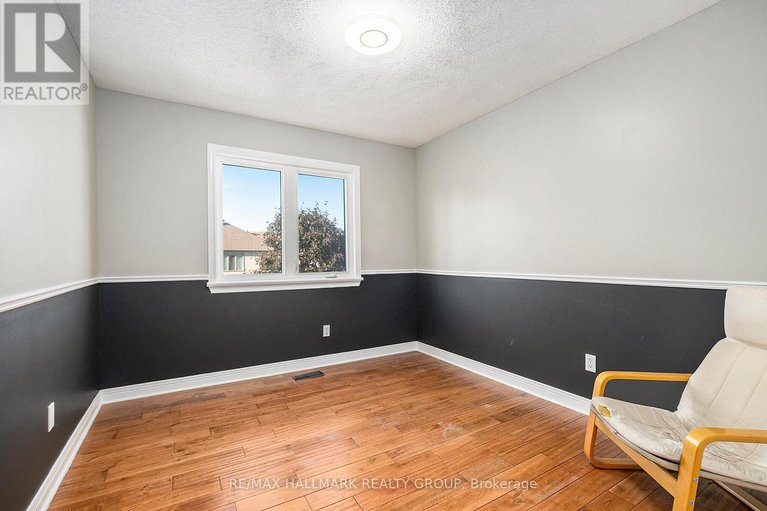 29443569/64-grenadier-way/longfields/ottawa/ontario/K2J4L5_35