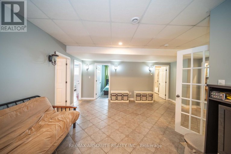 28781773/735-st-thomas-road/russell-twp/russell/ontario/K0A1W0_28
