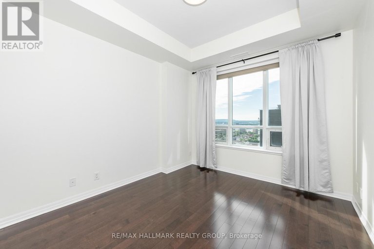 28537362/ph1-2702-242-rideau-street/sandy-hill/ottawa/ontario/K1N0B7_29